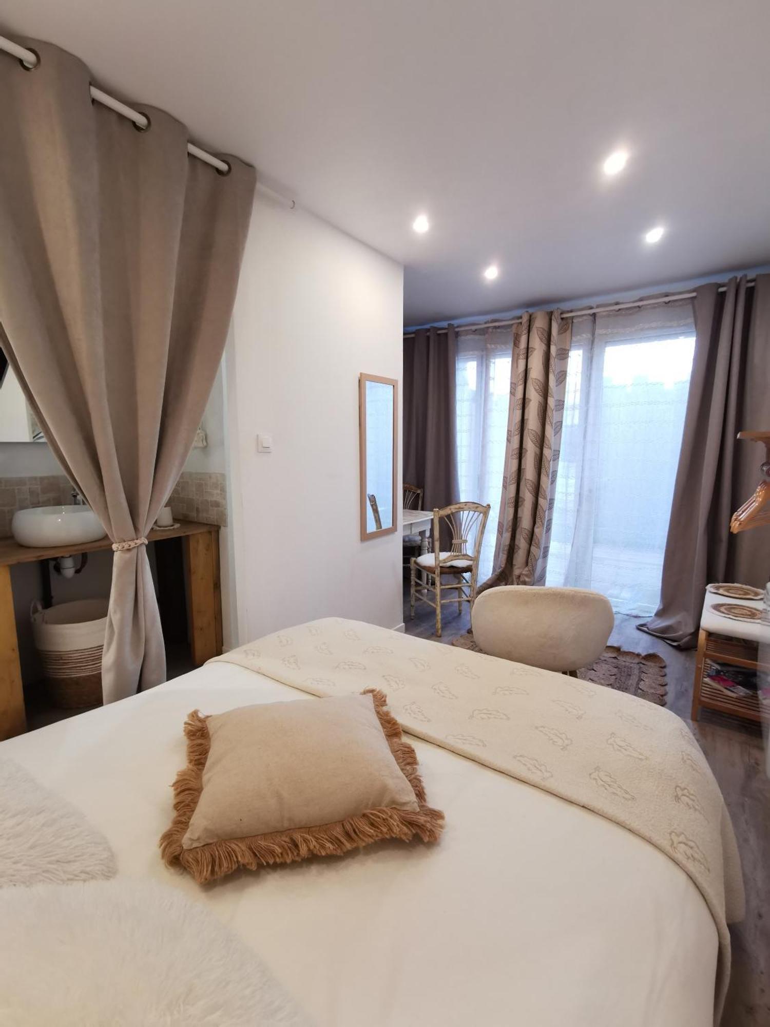 Au Poeme Du Chene, Logement Independant, Calme, Parking Gratuit Basse-Goulaine エクステリア 写真